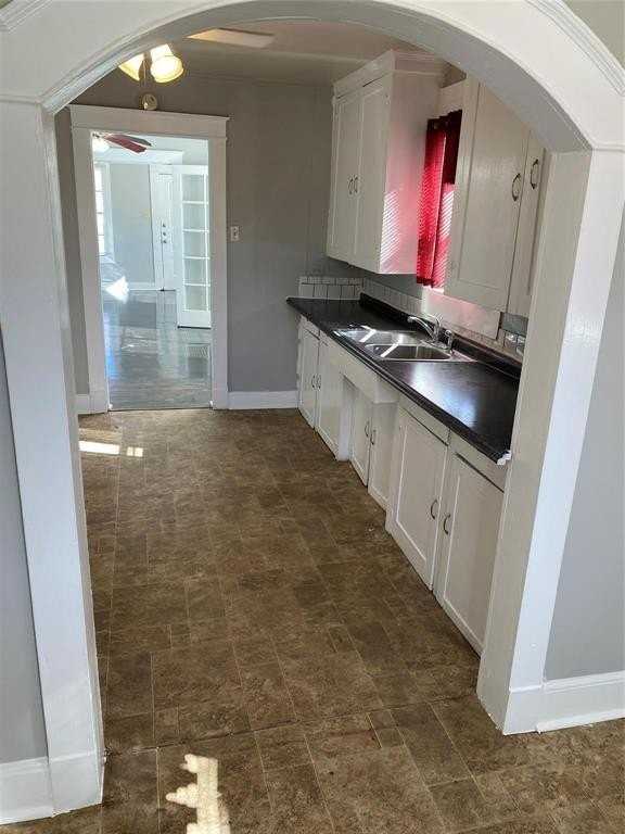 1613 Park St - Photo 3 of 39