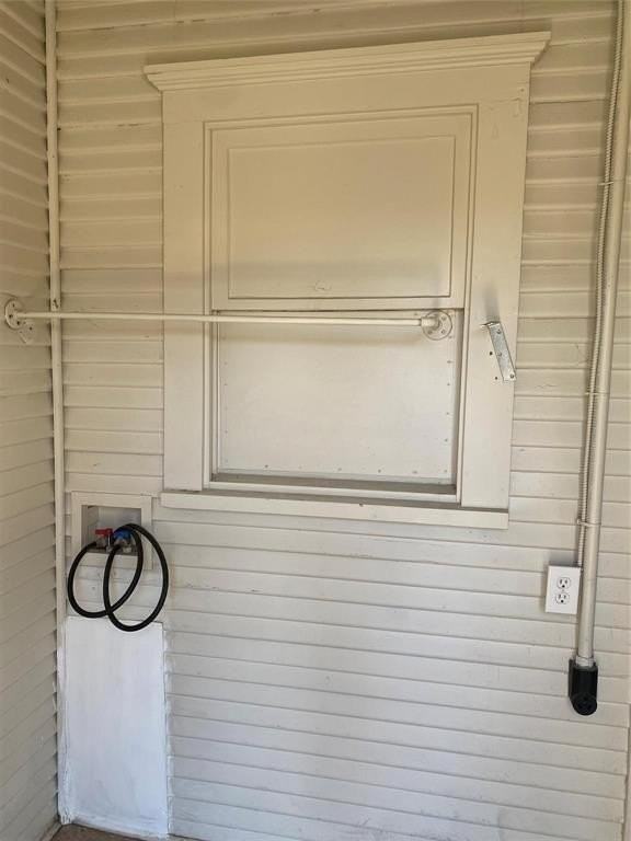 1613 Park St - Photo 4 of 39