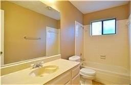 7820 Roberta Dr - Photo 6 of 10