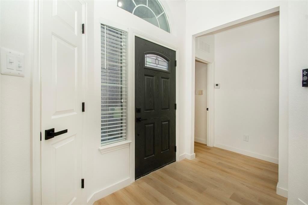 1437 Ridge Meadow Dr - Photo 2 of 23