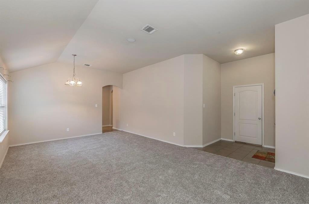 936 Furlong Dr - Photo 5 of 25