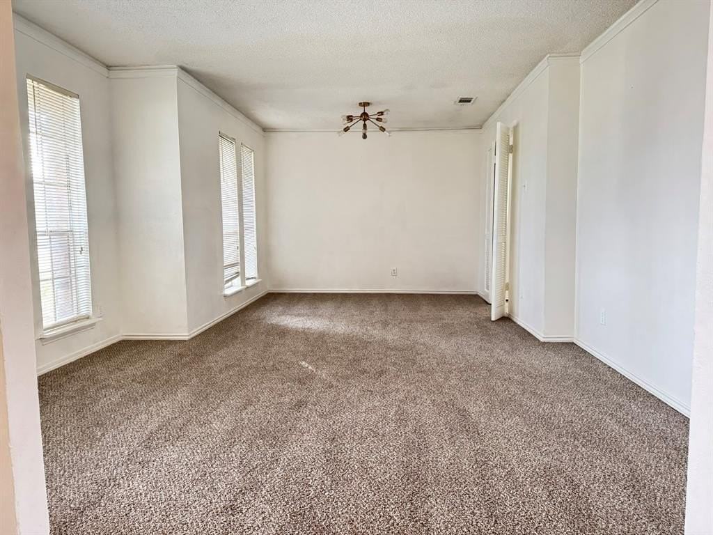 2301 Claridge Cir - Photo 3 of 32