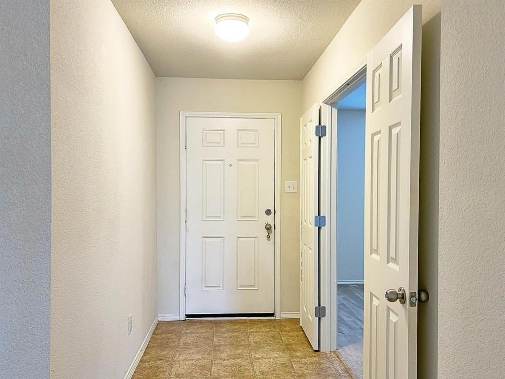 3104 Manuel Creek Dr - Photo 3 of 15