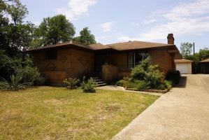 featured image of 821 N Hampton Rd