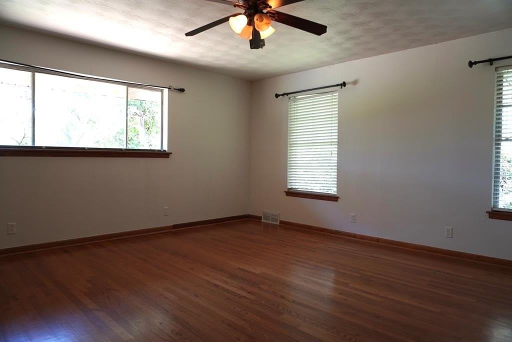 821 N Hampton Rd - Photo 6 of 13