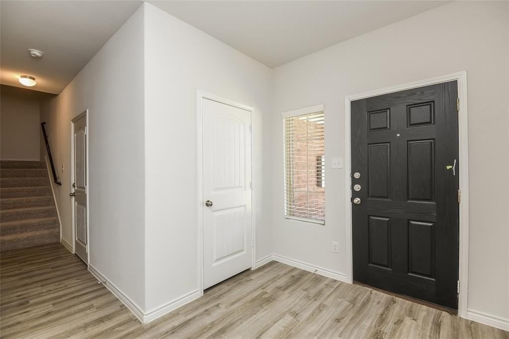 2804 Redhead Pl - Photo 4 of 16