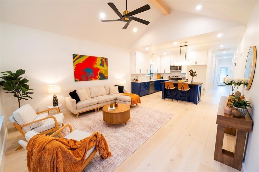 921 Hillburn Dr - Photo 5 of 21