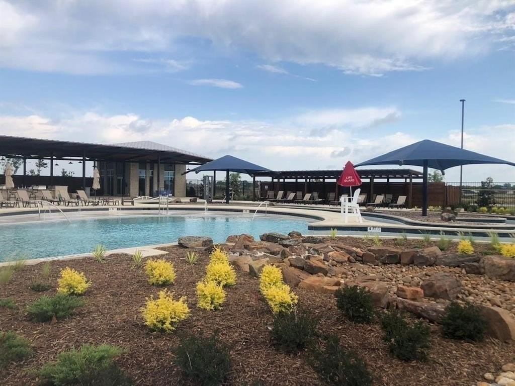 403 Moray Dr - Photo 3 of 13