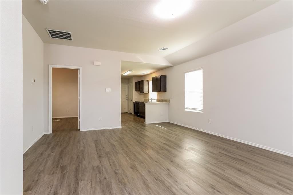 5557 Eagle Point Dr - Photo 5 of 11