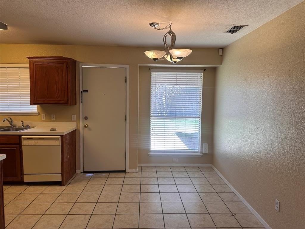 3834 Purdue Ln - Photo 5 of 18