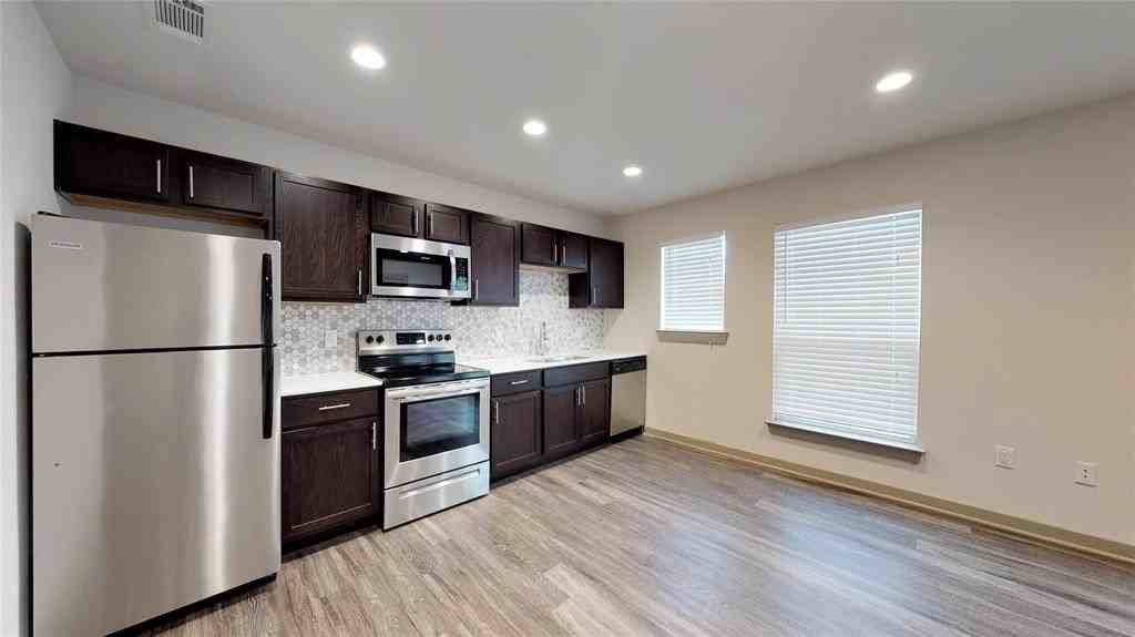 6304 Prospect Ave #202 - Photo 2 of 24