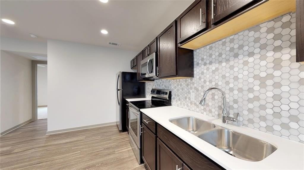 6304 Prospect Ave #202 - Photo 4 of 24
