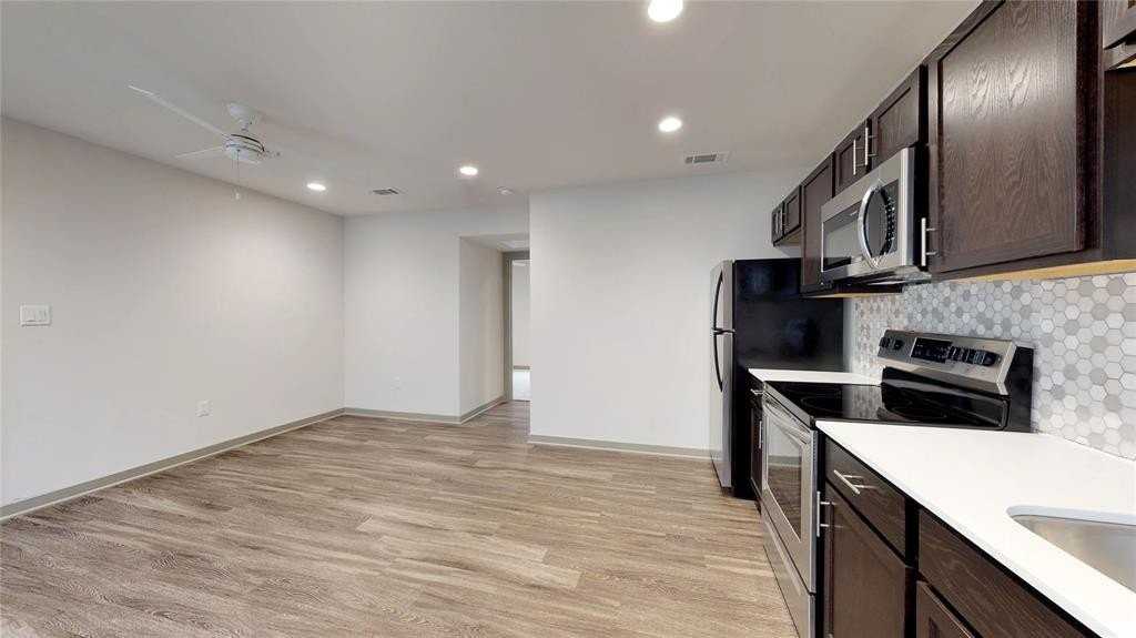6304 Prospect Ave #202 - Photo 5 of 24