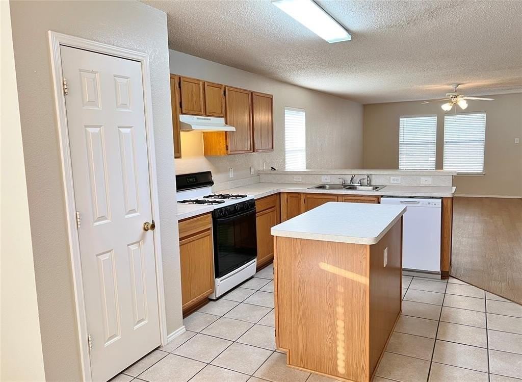 2217 Lookout Ln - Photo 5 of 18