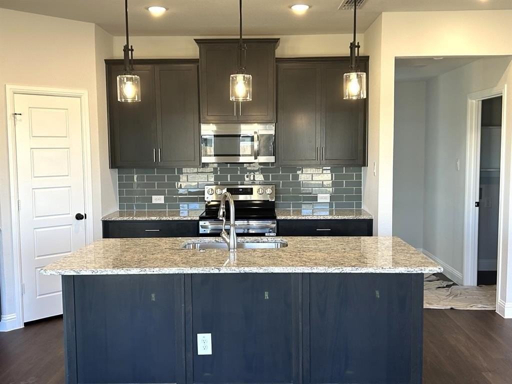 4717 Enclave Dr - Photo 2 of 7