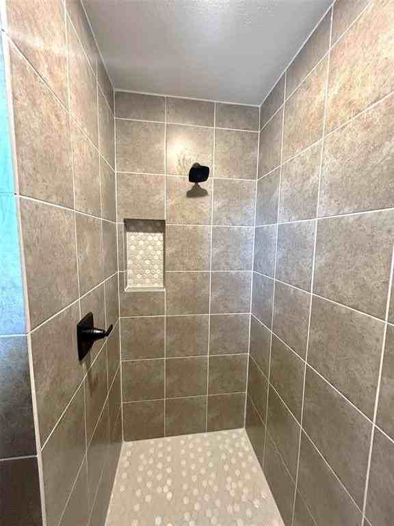4717 Enclave Dr - Photo 5 of 7