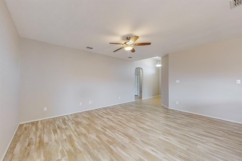 6353 Spokane Dr - Photo 7 of 30