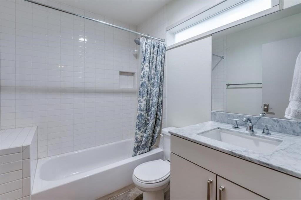 4931 Hornsby Pl - Photo 5 of 23