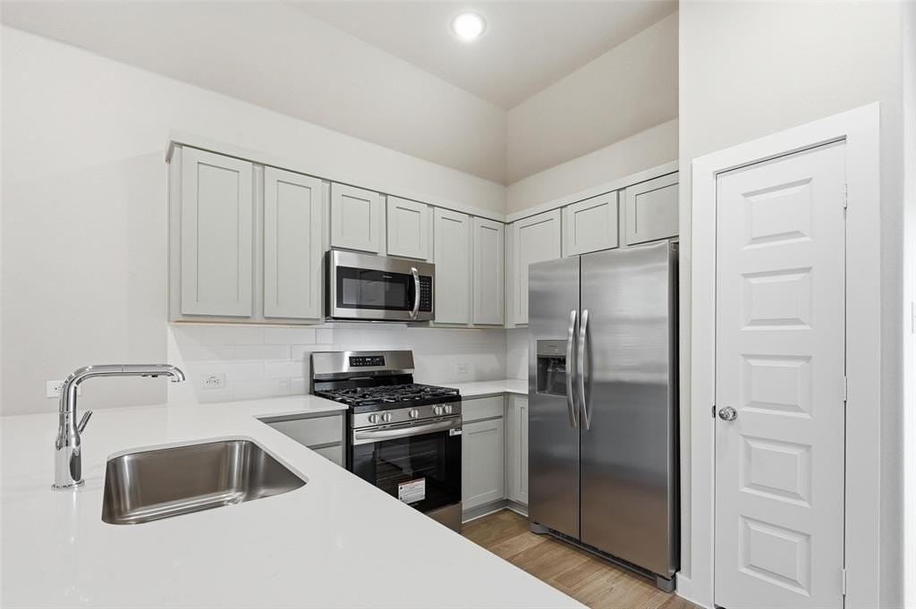 3711 White Rock Dr - Photo 4 of 19