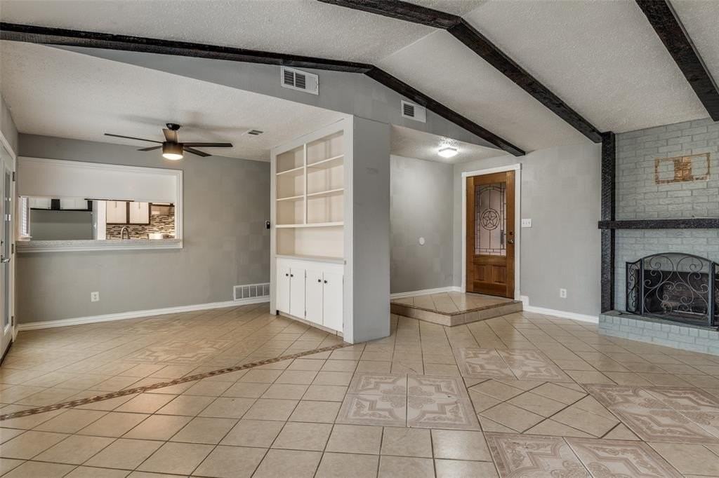 2010 Vail Dr - Photo 3 of 12