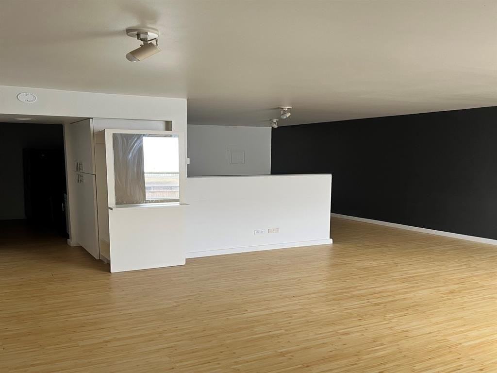 4343 Travis St #10 - Photo 4 of 10