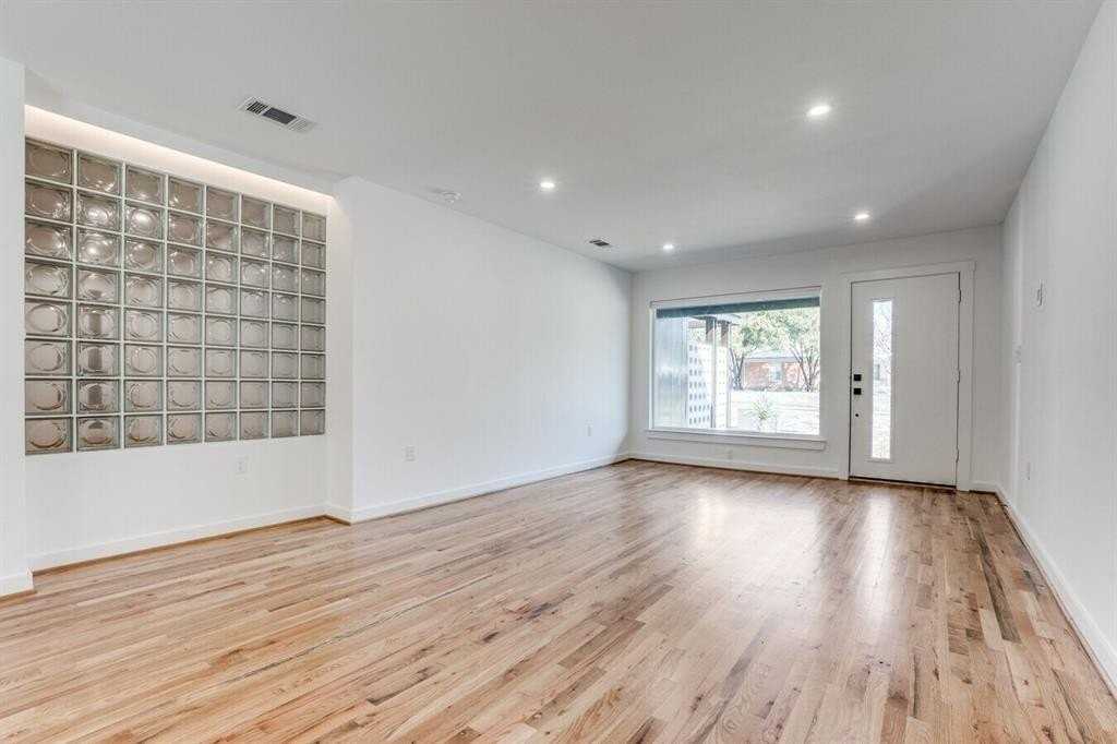 1820 Mariposa Dr - Photo 2 of 15