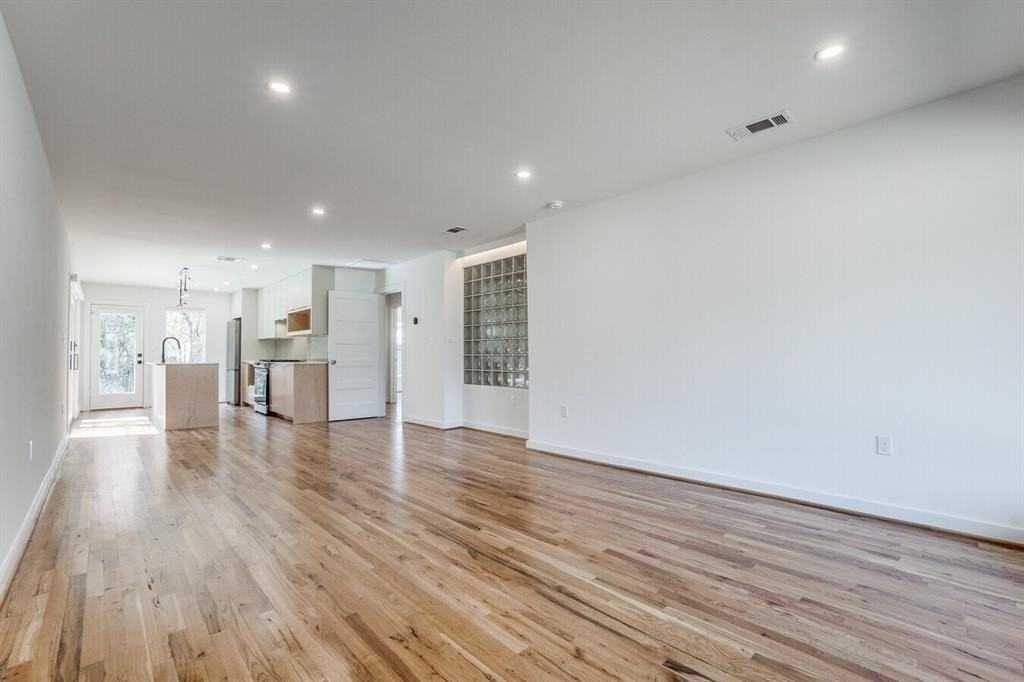 1820 Mariposa Dr - Photo 7 of 15