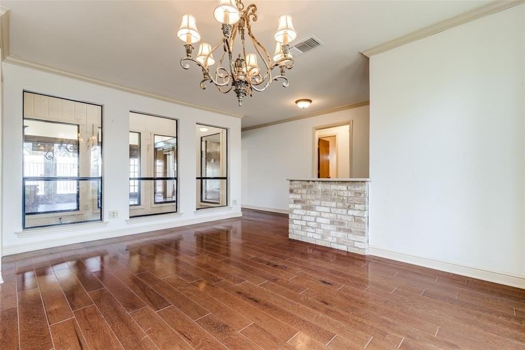 10009 Chimney Hill Ln - Photo 2 of 28