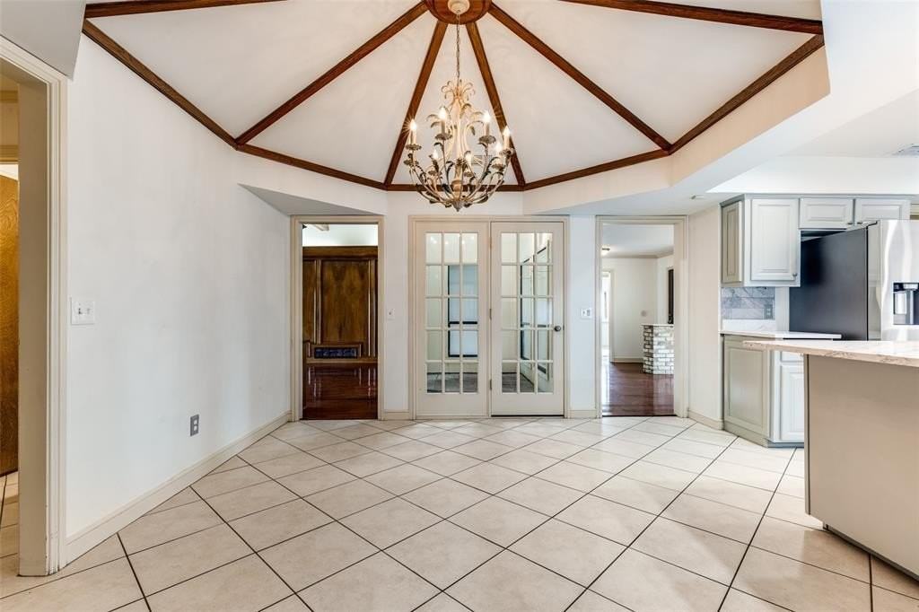 10009 Chimney Hill Ln - Photo 5 of 28