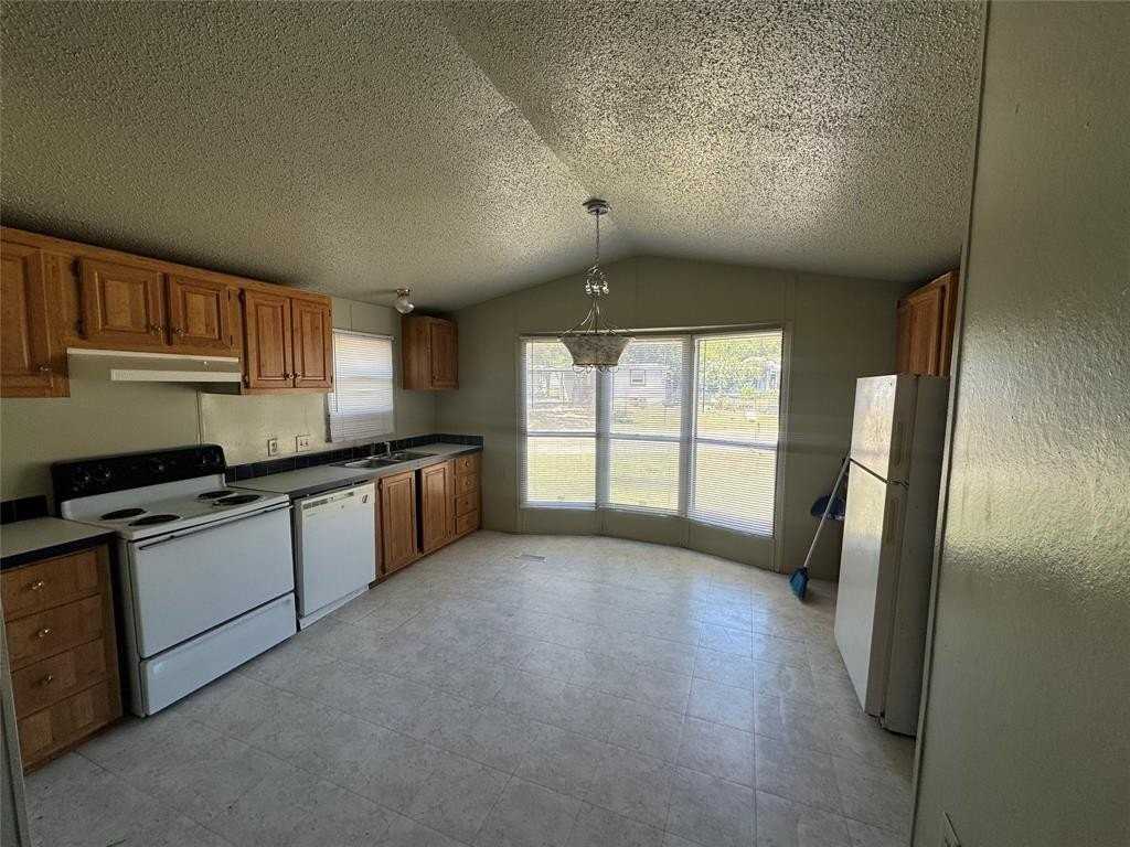 3007 Inwood Trl - Photo 5 of 9