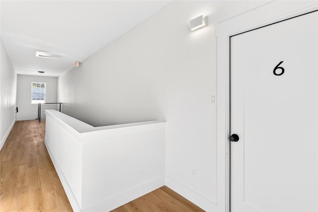 439 W 9th St #3 - Photo 7 of 31