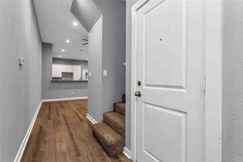 206 Pecan Holw - Photo 3 of 26