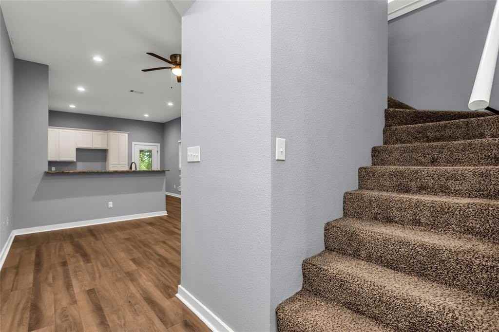 206 Pecan Holw - Photo 4 of 26