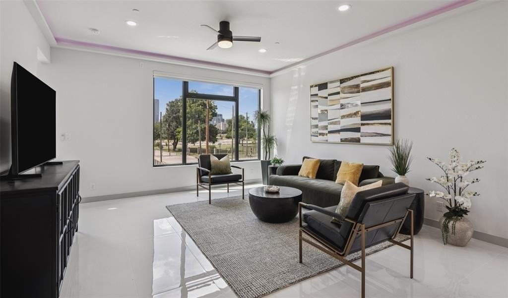 1880 Beaumont St - Photo 7 of 38