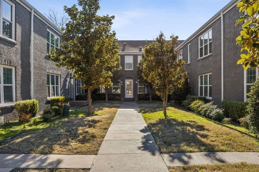 4402 Swiss Ave - Photo 2 of 11