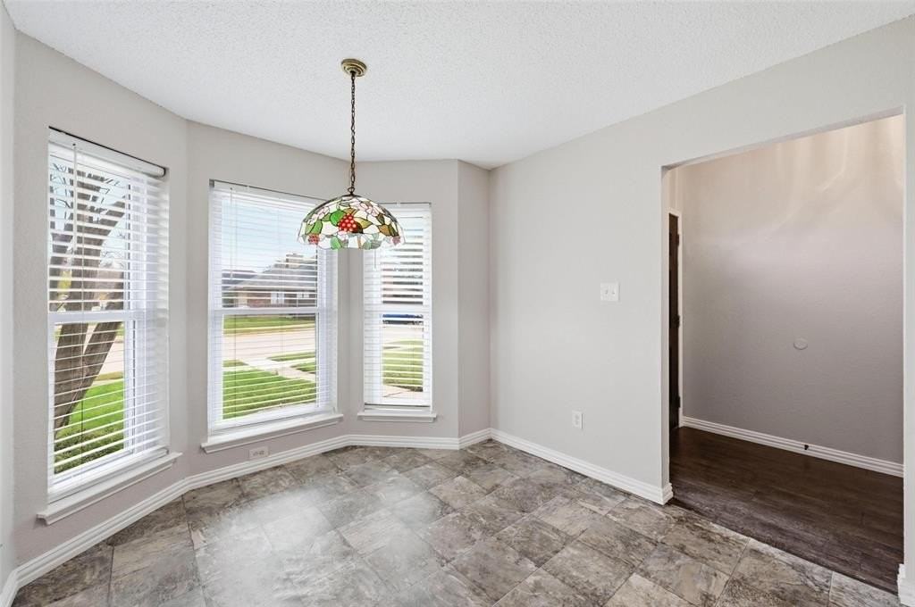 806 Springfield Dr - Photo 2 of 19