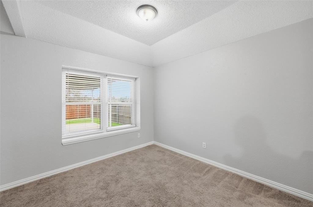 806 Springfield Dr - Photo 6 of 19