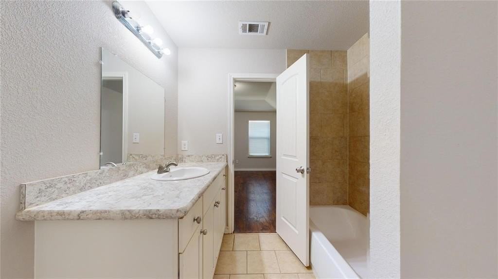 2104 Daniel St - Photo 6 of 12