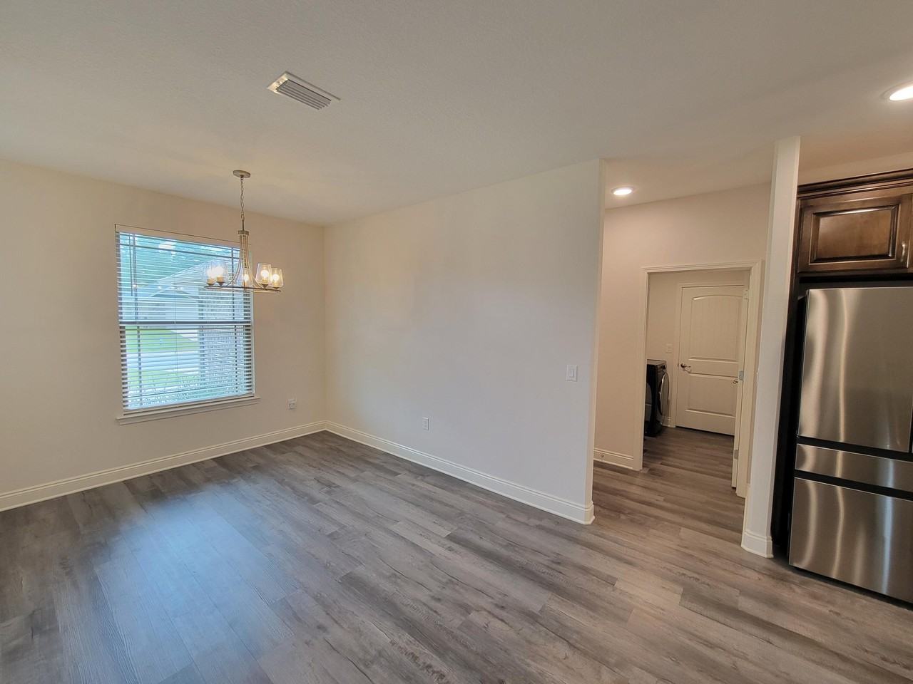 5221 Gaineswood Dr - Photo 4 of 31