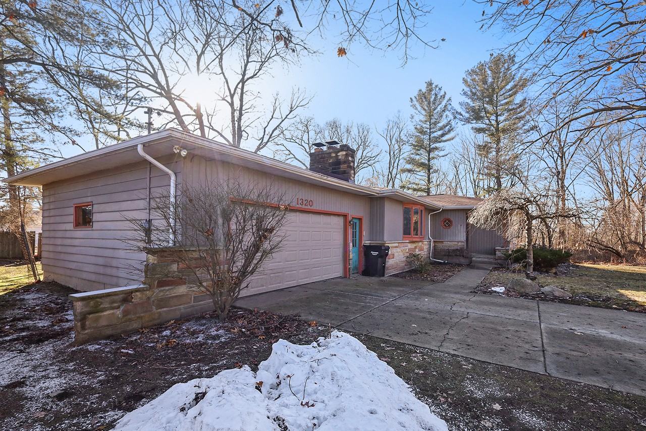 1320 54th St Se #1 - Photo 2 of 30