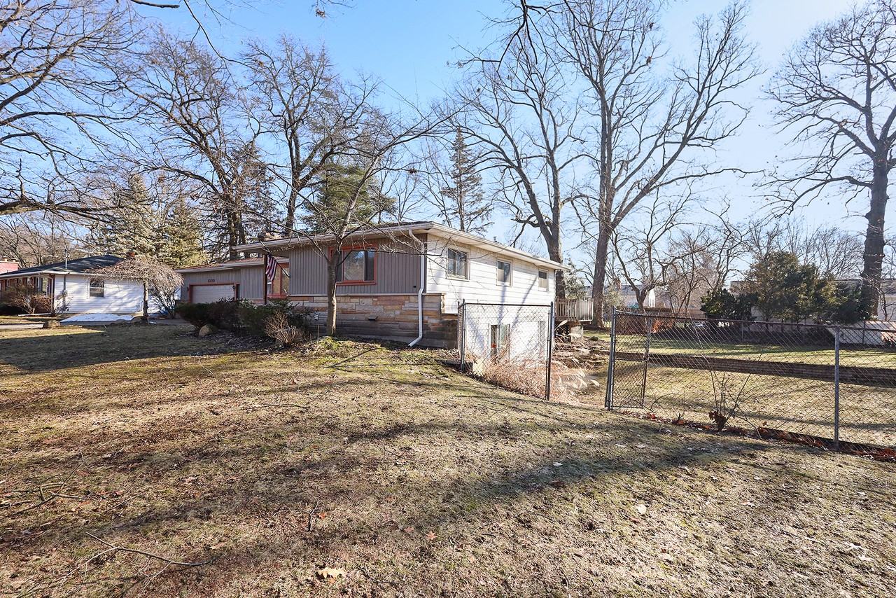 1320 54th St Se #1 - Photo 3 of 30