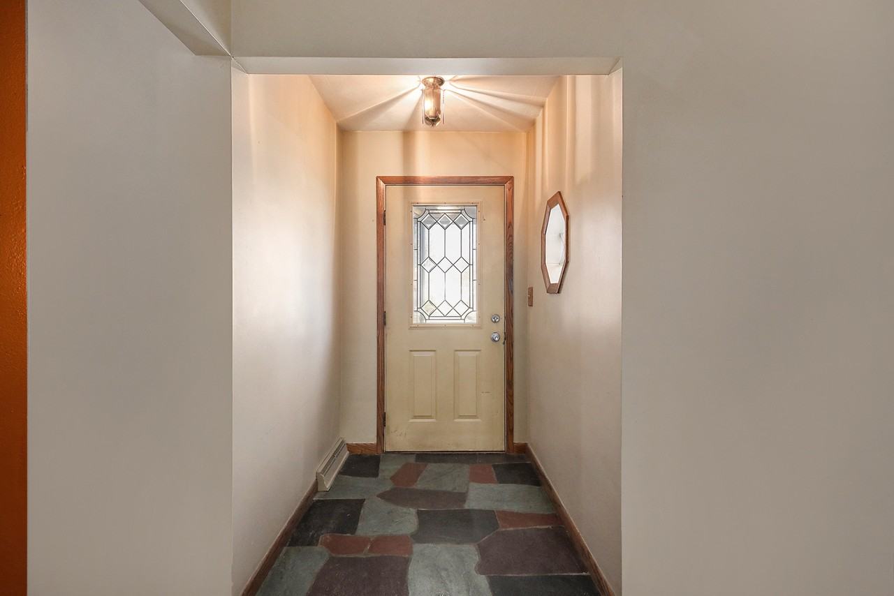 1320 54th St Se #1 - Photo 4 of 30