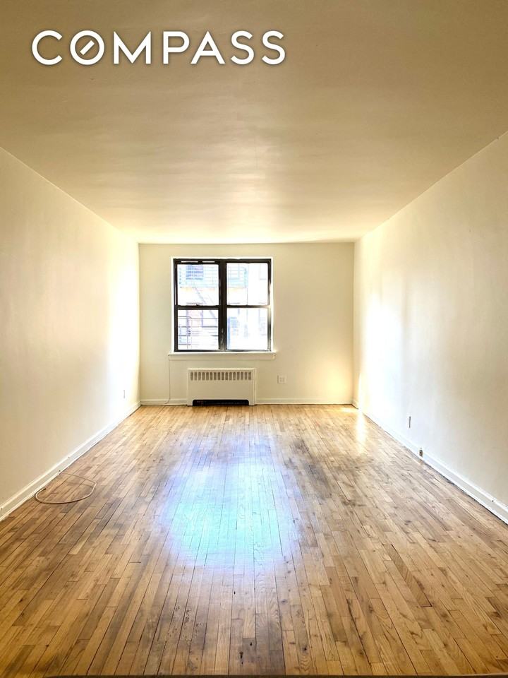 445 W 48th St #4A - Photo 2 of 4