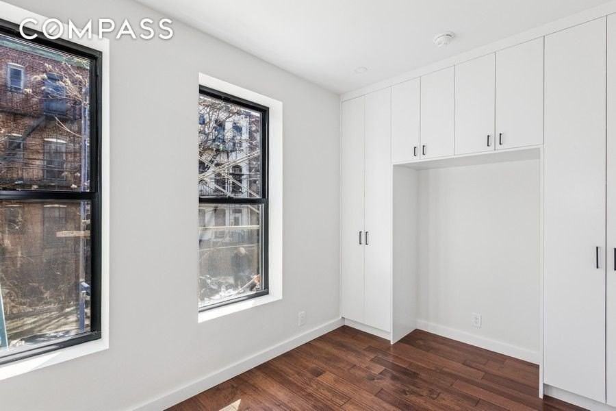 1718 Woodbine St #1L - Photo 3 of 12