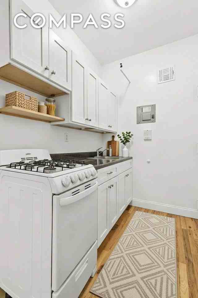 1100 Dean St #8 - Photo 4 of 4