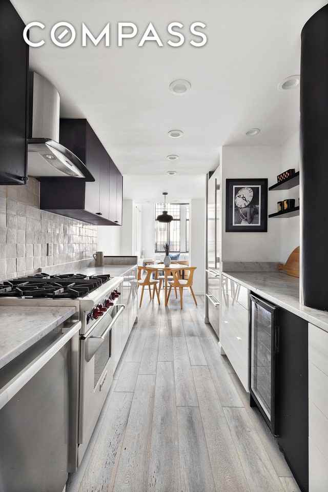 155 W 15th St #1J - Photo 5 of 12