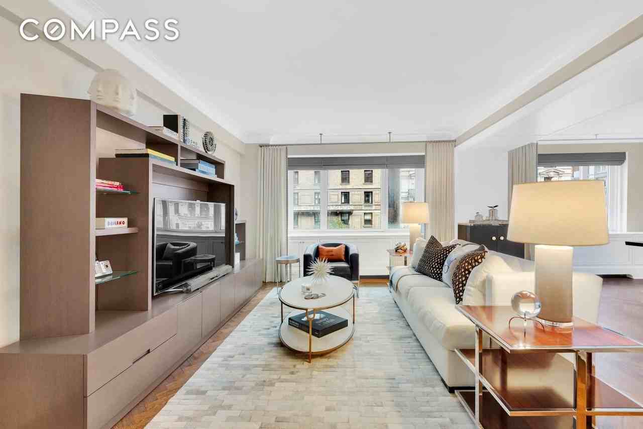 530 Park Ave #4A - Photo 2 of 16