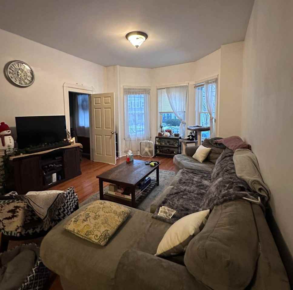 1050 Wendell Ave #FL1 - Photo 3 of 17