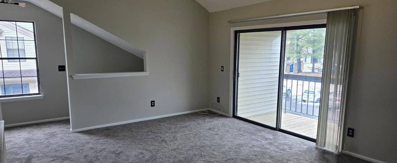 3015 Lighthouse Ln - Photo 4 of 18