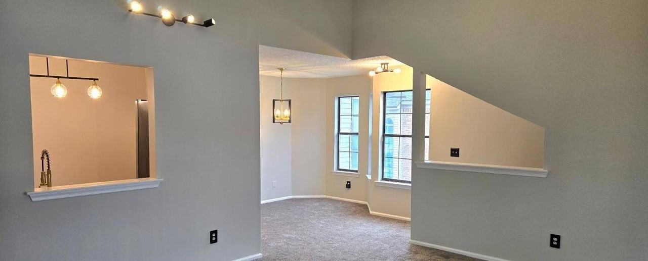 3015 Lighthouse Ln - Photo 5 of 18